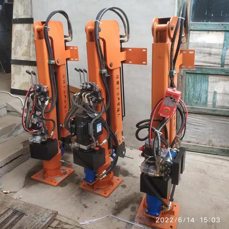 长春市重汽蓝牌随车吊 3.2吨 国六动力强 液压驱动 农用自卸起重机